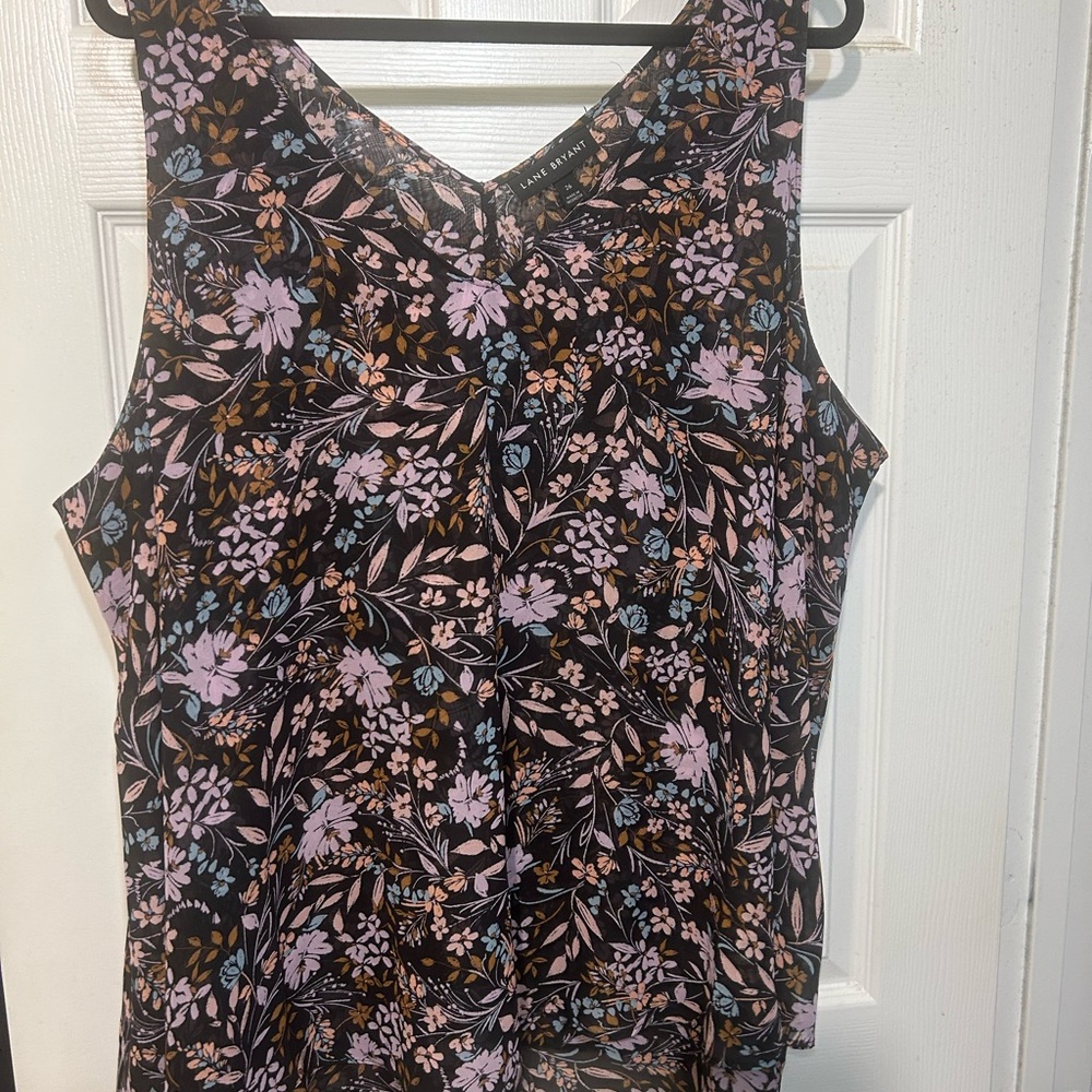 NWOT- Lane Bryant- Women’s Floral Sleeveless Swing V-Neck Tan Top. Size 26 - Picture 2 of 6